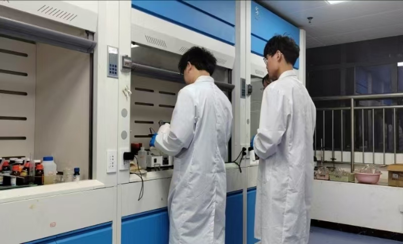 江西理工大学光“材”夺目团队：研发高性能车灯新材料